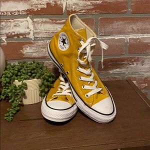 brand new yellow converse high top